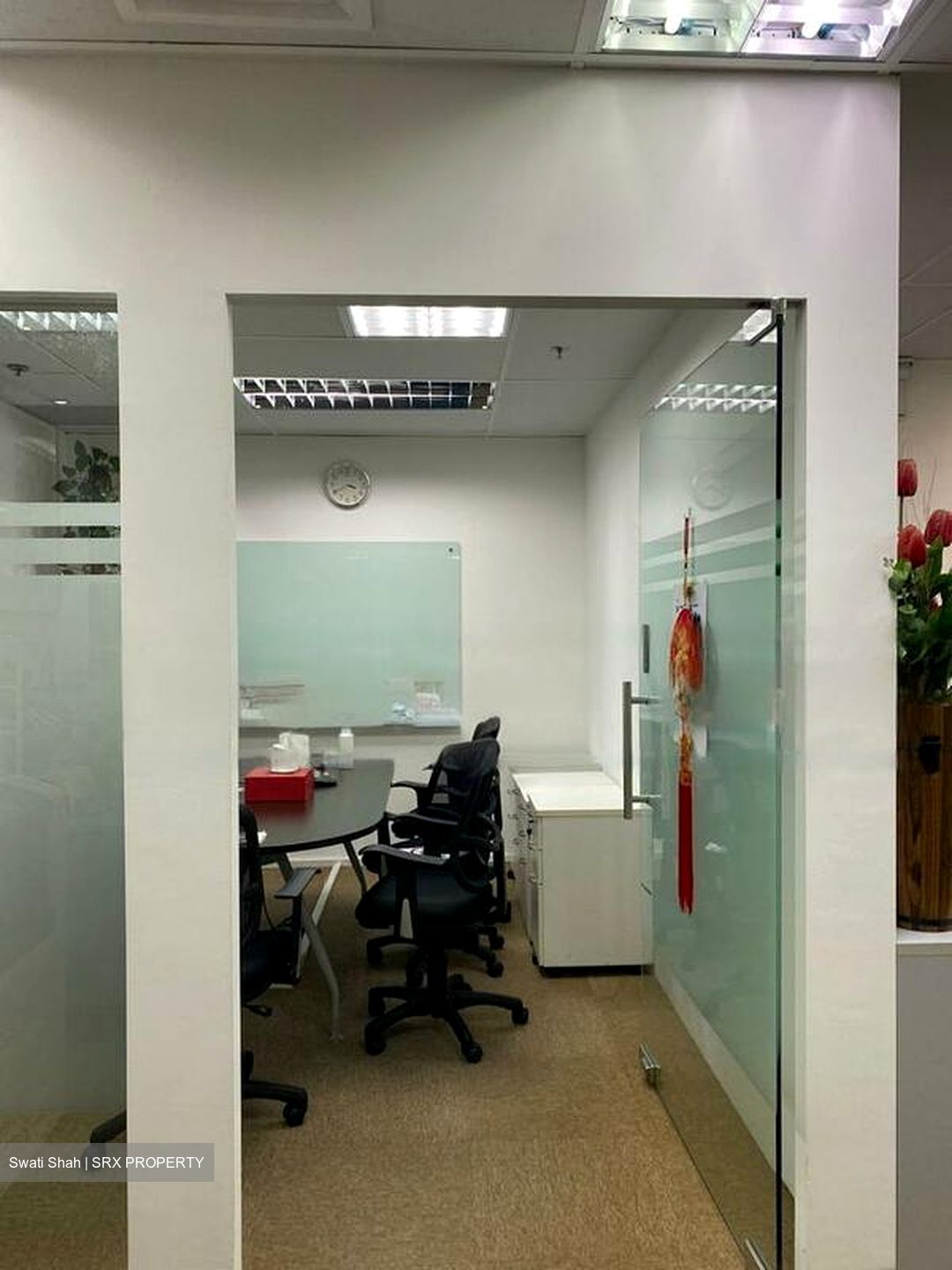 International Plaza (D2), Office #527409811